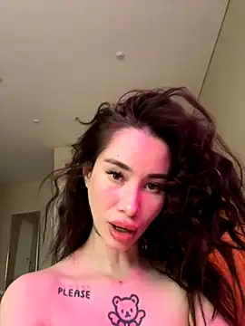 Yunasi online show from September 19, 2025, 1:04 pm