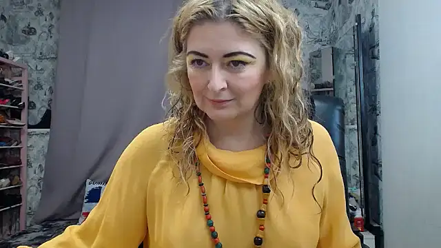 Snapshot of Helen1974 chatting on October 6, 2025, 5:57 pm Helen1974 online show from October 6, 2025, 5:57 pm