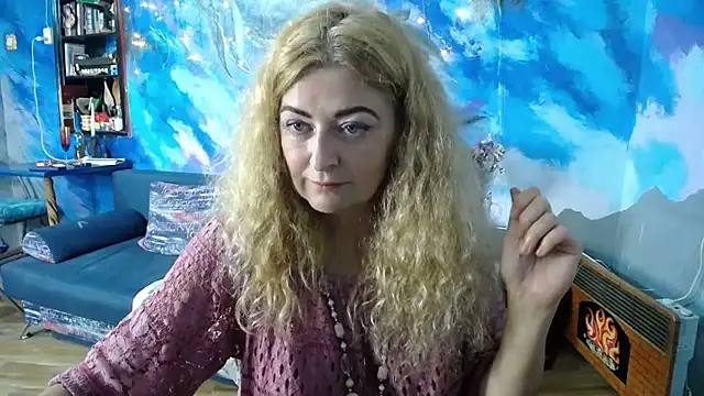 Snapshot of Helen1974 chatting on September 19, 2025, 5:50 pm Helen1974 online show from September 19, 2025, 5:50 pm