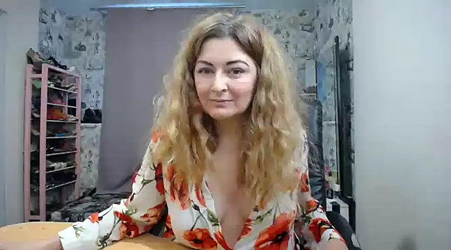 Snapshot of Helen1974 chatting on February 17, 2025, 1:11 pm Helen1974 online show from February 17, 2025, 1:11 pm