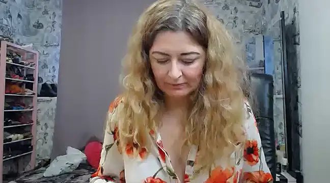 Snapshot of Helen1974 chatting on February 17, 2025, 10:07 am Helen1974 online show from February 17, 2025, 10:07 am