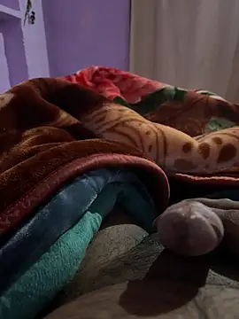 Snapshot of delhiboyz1 chatting on December 17, 2025, 5:40 pm delhiboyz1 online show from December 17, 2025, 5:40 pm