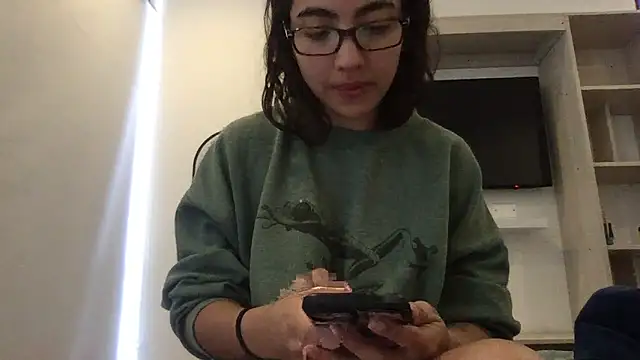 Sophi  a online show from April 18, 2026, 6:21 pm