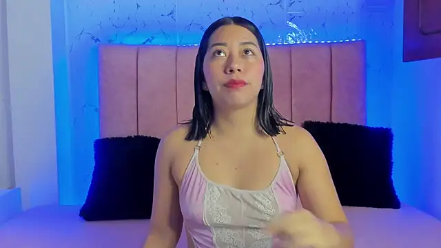 sexylaurita online show from November 4, 2025, 2:54 pm