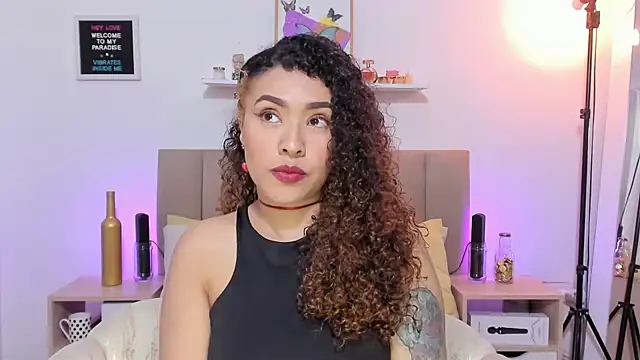 Zoe Gruber online show from November 13, 2025, 9:40 pm