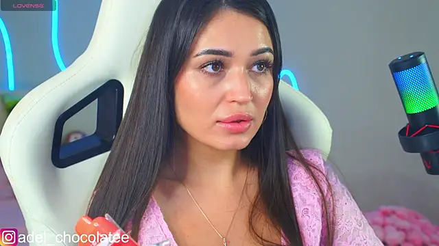 Snapshot of Adel_chocolate_ chatting on October 8, 2025, 8:49 am Adel chocolate online show from October 8, 2025, 8:49 am