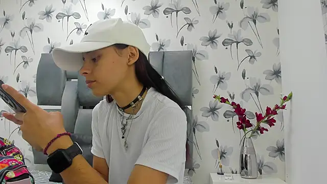 Ehotloveaxxx online show from November 1, 2025, 2:11 pm