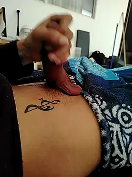 Eduardoxxx51 online show from April 16, 2026, 4:19 pm