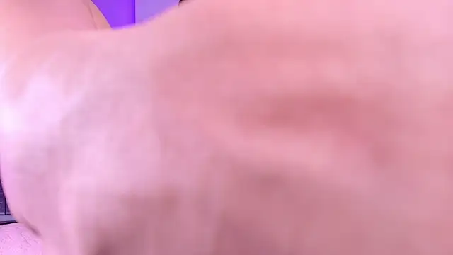 Snapshot of violett_lo chatting on January 10, 2026, 12:00 pm violett lo online show from January 10, 2026, 12:00 pm