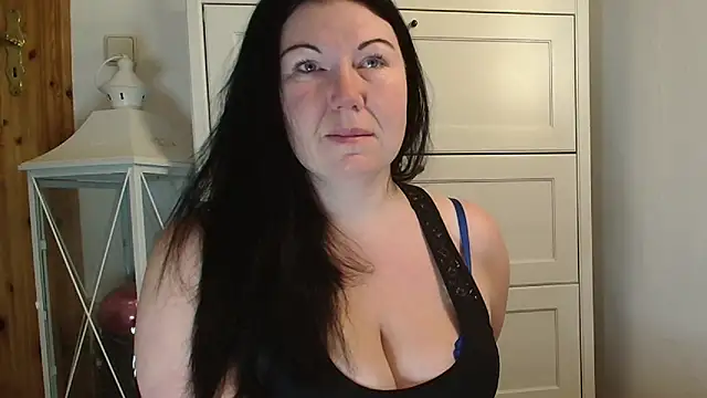 p6w official online show from November 23, 2025, 6:23 am