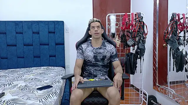 JoseRumbero26 online show from November 13, 2025, 12:09 pm