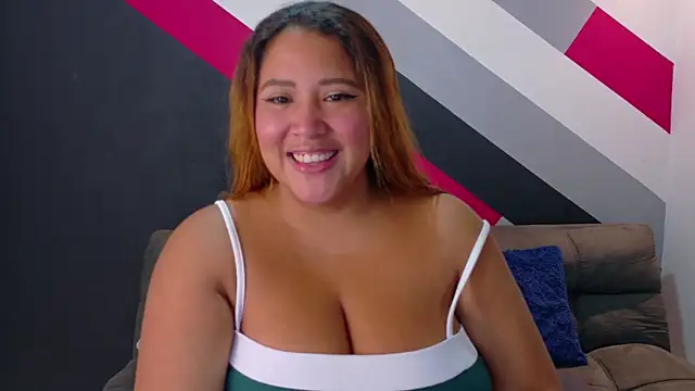 Snapshot of I_am_yours- chatting on November 17, 2025, 11:47 am I am yours- online show from November 17, 2025, 11:47 am