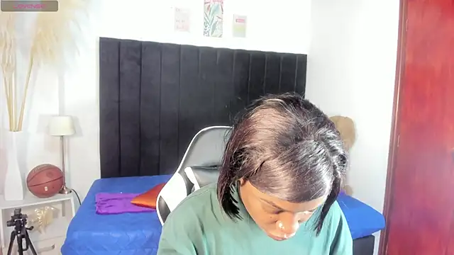 Snapshot of helena_copper_ chatting on November 19, 2025, 4:23 am helena copper online show from November 19, 2025, 4:23 am