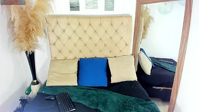 Snapshot of helena_copper_ chatting on November 8, 2025, 8:23 pm helena copper online show from November 8, 2025, 8:23 pm