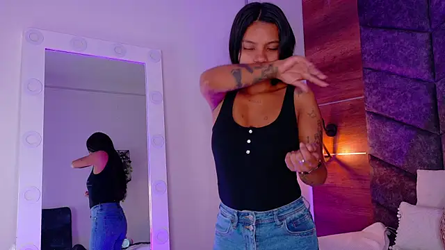 rachellmartinez online show from September 22, 2025, 11:49 am