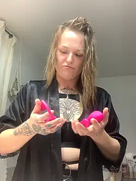 Snapshot of Mymy_Stevo_420 chatting on December 18, 2025, 1:44 am Mymy Stevo 420 online show from December 18, 2025, 1:44 am