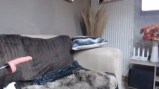 Snapshot of ThickyMinajxx chatting on November 28, 2025, 2:23 am ThickyMinajxx online show from November 28, 2025, 2:23 am