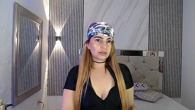 ashley  tylor online show from January 5, 2026, 10:24 pm