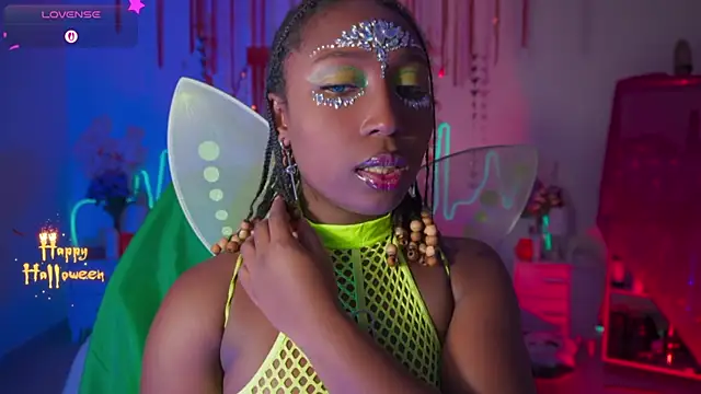 EmmaSanzz  online show from October 31, 2025, 11:40 am