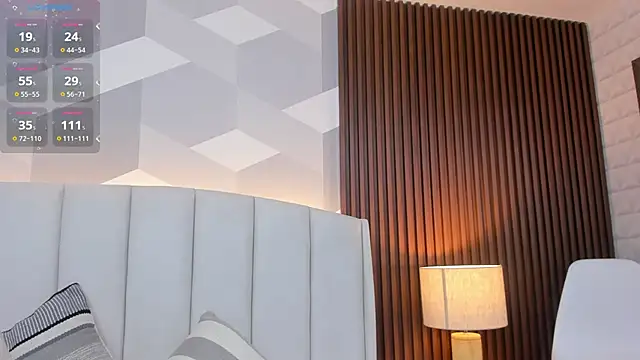 Julietasantos   online show from December 19, 2025, 6:32 pm