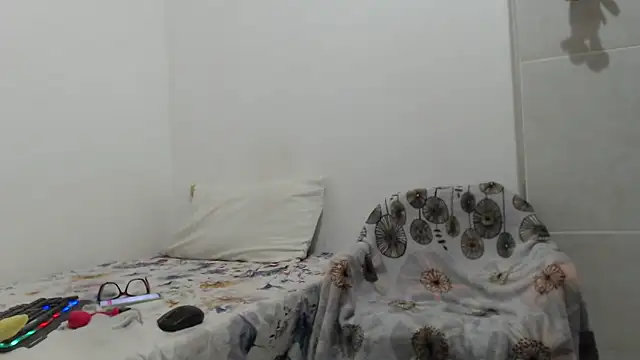 Snapshot of madonna101 chatting on February 25, 2026, 7:25 pm madonna101 online show from February 25, 2026, 7:25 pm