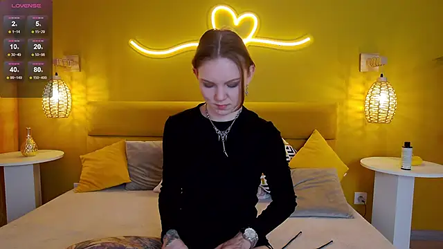 Snapshot of lessysweety chatting on September 15, 2025, 3:18 am lessysweety online show from September 15, 2025, 3:18 am