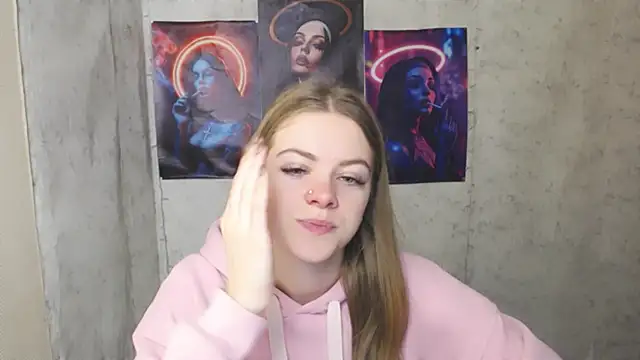 Snapshot of AliceFlirtt_ chatting on November 11, 2025, 9:04 am AliceFlirtt online show from November 11, 2025, 9:04 am