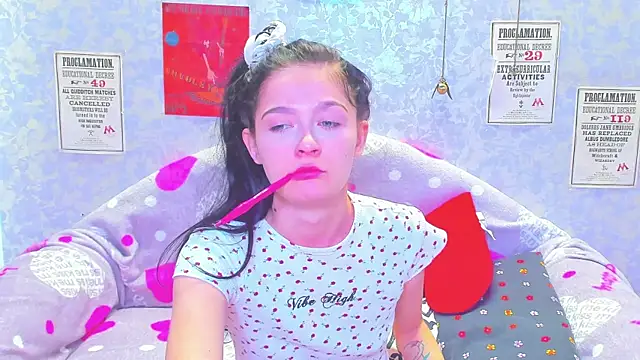 Snapshot of Vanessa_Florence chatting on February 22, 2025, 1:33 am Vanessa Florence online show from February 22, 2025, 1:33 am