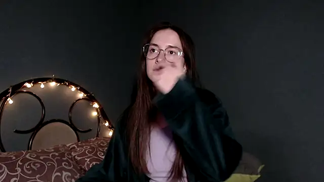 wow  kelly online show from October 6, 2025, 2:51 pm