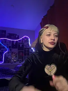 Dooubletroublee online show from April 8, 2026, 1:29 am