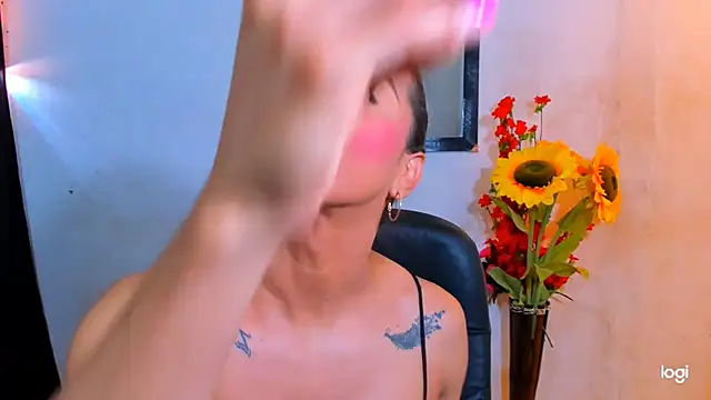 Snapshot of juanblakbigcock chatting on January 19, 2026, 3:38 pm juanblakbigcock online show from January 19, 2026, 3:38 pm