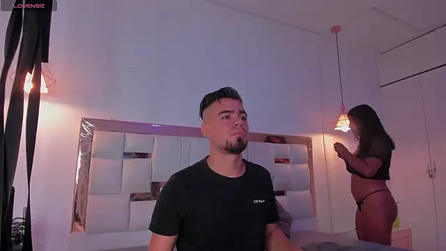 PittAndLunaa online show from January 10, 2026, 12:11 pm