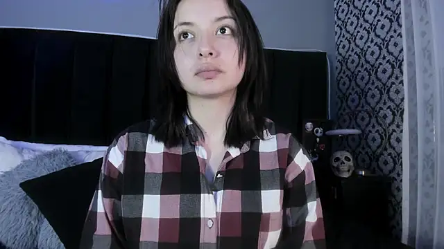 Adeelinee online show from March 28, 2026, 8:10 pm