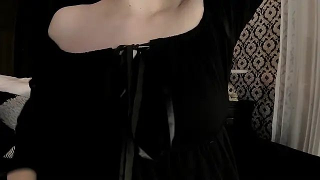 Snapshot of Adeelinee chatting on November 22, 2025, 7:46 pm Adeelinee online show from November 22, 2025, 7:46 pm