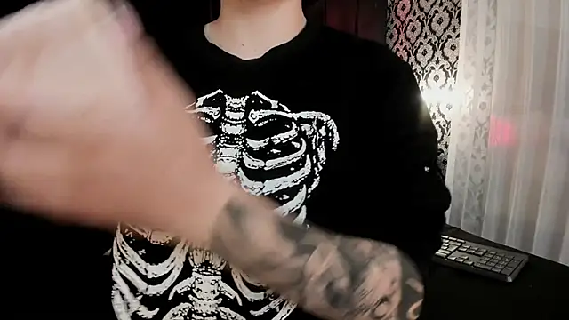 Snapshot of Adeelinee chatting on September 12, 2025, 8:08 pm Adeelinee online show from September 12, 2025, 8:08 pm