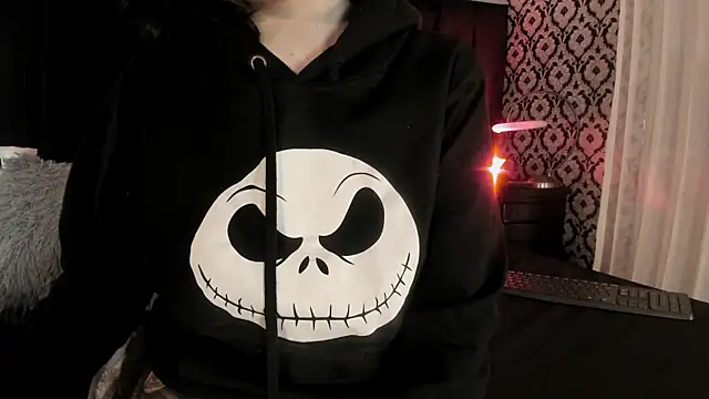 Snapshot of Adeelinee chatting on January 5, 2026, 7:50 pm Adeelinee online show from January 5, 2026, 7:50 pm