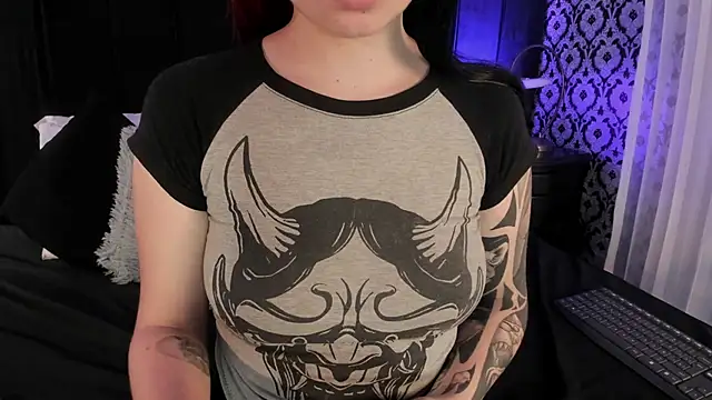 Snapshot of Adeelinee chatting on December 1, 2025, 7:37 pm Adeelinee online show from December 1, 2025, 7:37 pm