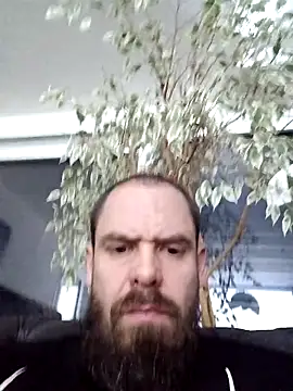 Snapshot of Lost-in-Berlin chatting on December 14, 2025, 2:29 am Lost-in-Berlin online show from December 14, 2025, 2:29 am