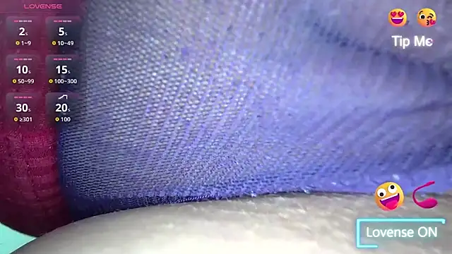 white sexy  online show from March 28, 2026, 10:44 pm