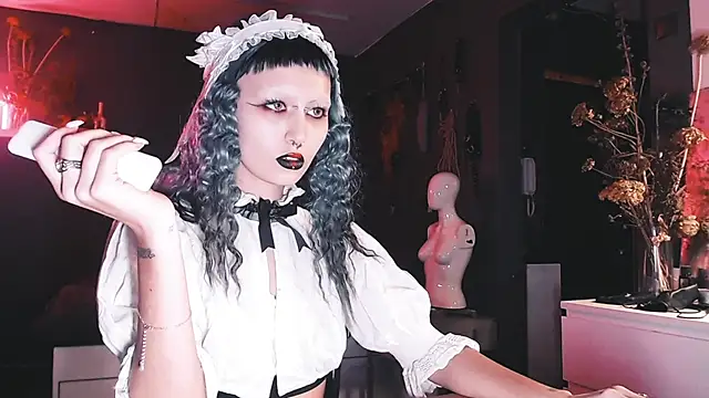 Snapshot of god_x_girl chatting on December 1, 2024, 5:51 pm god x girl online show from December 1, 2024, 5:51 pm