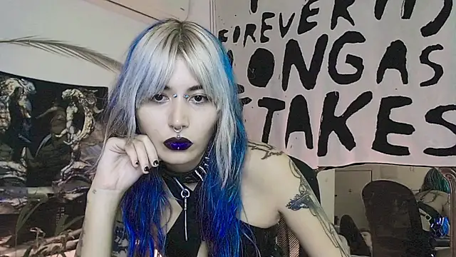 Snapshot of god_x_girl chatting on November 11, 2025, 8:58 pm god x girl online show from November 11, 2025, 8:58 pm