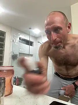 Snapshot of El_Gizmo chatting on November 1, 2025, 8:52 am El Gizmo online show from November 1, 2025, 8:52 am