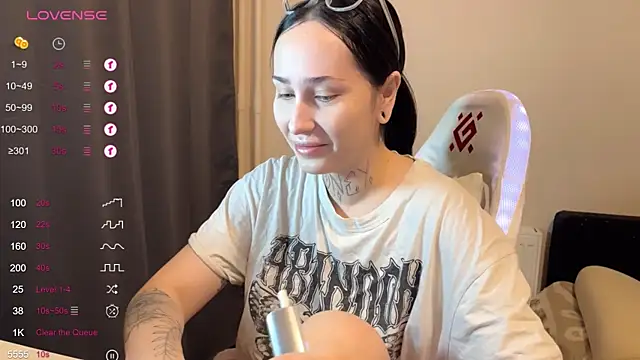 Snapshot of AnastasiaSun chatting on October 1, 2025, 5:17 pm AnastasiaSun online show from October 1, 2025, 5:17 pm