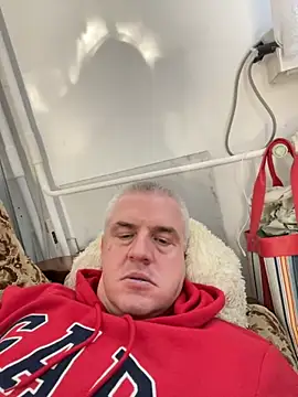 Snapshot of Evolite123 chatting on November 7, 2025, 12:53 pm Evolite123 online show from November 7, 2025, 12:53 pm