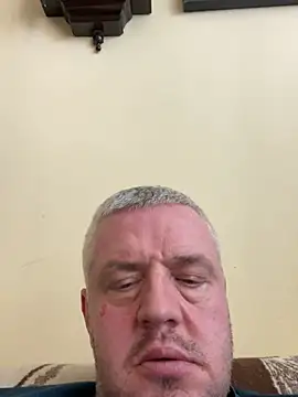 Snapshot of Evolite123 chatting on March 6, 2025, 9:25 am Evolite123 online show from March 6, 2025, 9:25 am