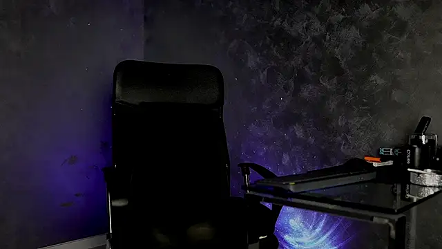 juliusmasters online show from November 6, 2025, 8:57 pm