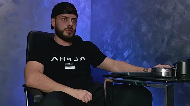 juliusmasters online show from December 14, 2025, 7:41 pm