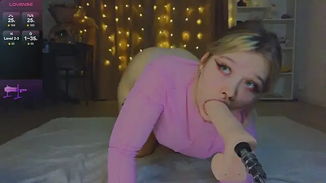 Snapshot of May_aster chatting on March 11, 2025, 2:10 am May aster online show from March 11, 2025, 2:10 am