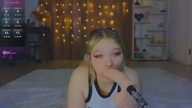 Snapshot of May_aster chatting on March 21, 2025, 5:21 am May aster online show from March 21, 2025, 5:21 am