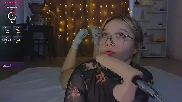 Snapshot of May_aster chatting on March 5, 2025, 6:12 am May aster online show from March 5, 2025, 6:12 am